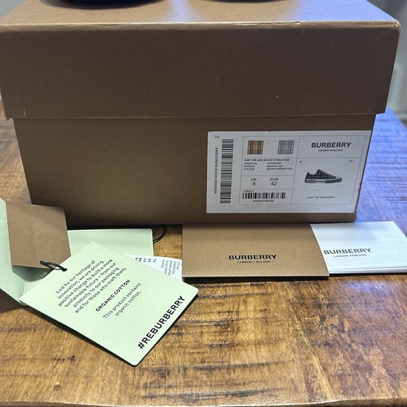 Burberry Checked Lace-Up Sneakers Low Top - Picture 9 of 9